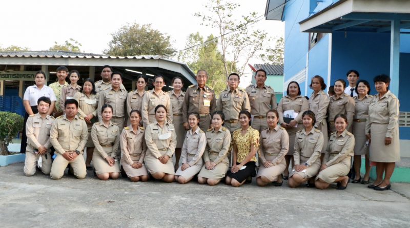 องคมนตรี ตรวจเยี่ยมโรงเรียนบ้านหุบกะพง