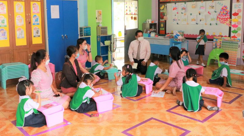 ผอ.สพป.เพชรบุรี เขต 2 ตรวจเยี่ยมโรงเรียนวัดโพธิ์กรุ