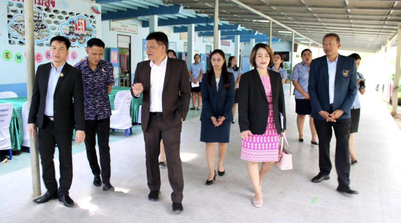 สพป.เพชรบุรี เขต 2 รับผู้ตรวจราชการกระทรวงศึกษาธิการ เขตตรวจที่ 4
