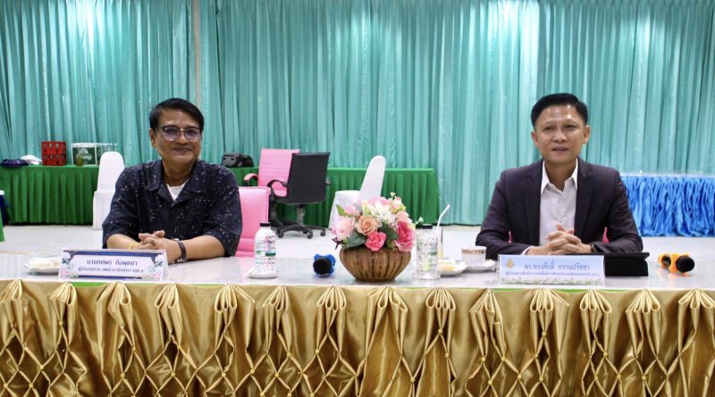 ร่วมกันให้การต้อนรับ นายทศพร ถือพุดซา ผอ.สพป.สพป.ฉะเชิงเทรา เขต 1 และคณะ เนื่องในโอกาสที่มาศึกษาดูงาน